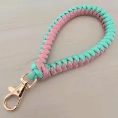 パラコード　ハンドストラップ　スマホストラップ　B16