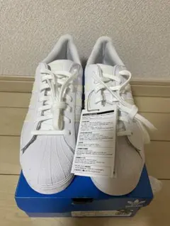 #アディダス　スーパースター