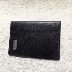 【美品】フェラガモ　パスケース　定期　カードケース　名刺　レザー　黒　ロゴ金具