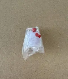 モンチッチ×ハローキティ　めじるしアクセサリー　ケーキ(モンチッチ)