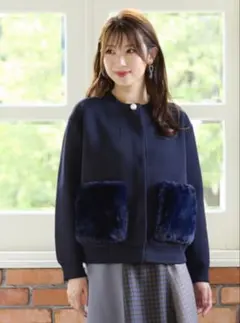 新品　ローズティアラ　46 ファーポケットニットカーディガン　ネイビー