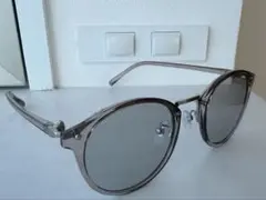 and ST限定】【バヤコさんコラボ】ボストン型調光サングラス/Zoff