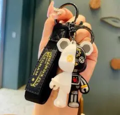 ベアブリック　マスコットキーホルダー　ストラップ　ジャラジャラ　クマ　白