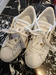 VALENTINO GARAVANI ロックスタッズ スニーカーヴァレンチノのサムネイル