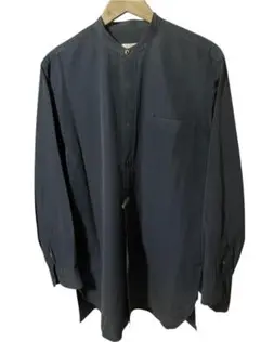 comoli シャツ