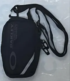 【OAKLEY ブラック ショルダーバッグ】のサムネイル