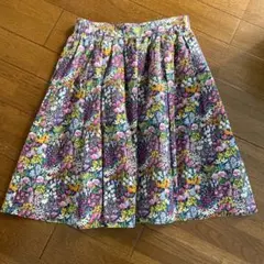 お値下げ‼️ワールド　花柄フレアスカート　S リバティ好きな方