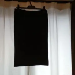 エポカ　黒いタイトスカート ひざ丈