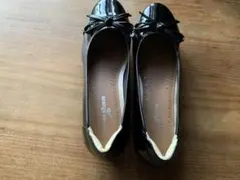 エナメル パンプス