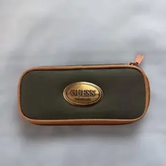 GUESS オリーブグリーン ポーチ　ペンケース