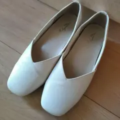 靴 レディース　スクエアトゥフラットシューズ　ホワイト