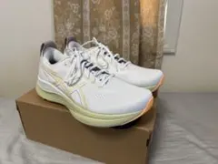 ASICS GEL-KAYANO 32 28cm ホワイト/オレンジグロー