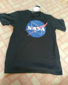 NASA　カラーロゴ入りTシャツ　黒色　ブラック