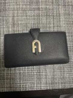 FURLA ブラックレザー長財布