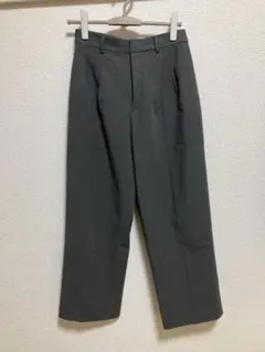 UNIQLO グレー スラックス Mサイズ