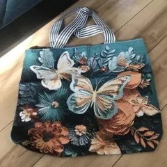 花と蝶の刺繍トートバッグ