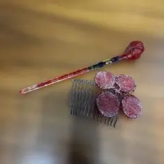 赤色花形髪飾り　2点セット