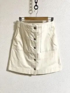 UNIQLO コーデュロイ ミニスカート フロントボタン アイボリー