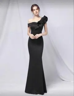 黒ドレス　ウェディングドレス　前撮りドレス