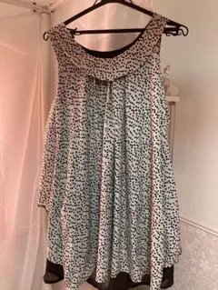 白黒ドット柄ノースリーブチュニック