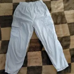 UNIQLOキッズカーゴパンツ１４０センチ