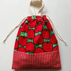 ハンドメイド＊大きなりんごのきんちゃく袋＊体操着袋＊持ち手付き＊グリーン