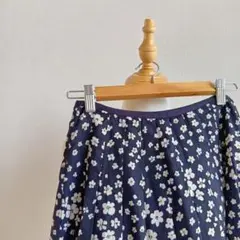 ローラアシュレイ 花柄スカートのサムネイル