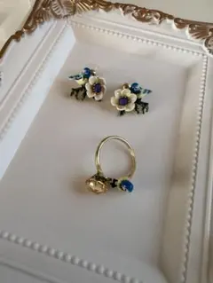 レネレイド　花と小鳥のピアスとリングセットのサムネイル