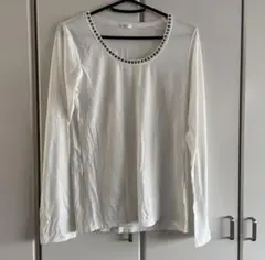 スタッズ　カットソー　薄手長袖Tシャツ　ホワイト　白　インナー