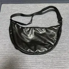 UNIQLO C レザータッチラウンドショルダーバッグ ブラック ユニクロ