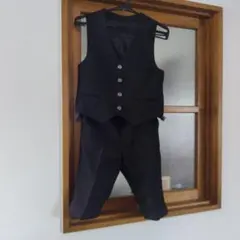 黒いフォーマルスーツセット（ベスト・パンツ）