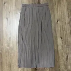 UNIQLO グレー プリーツスカート ひざ丈　Sサイズ　新品のサムネイル