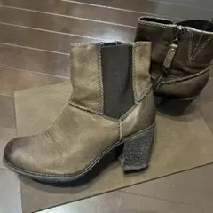 Clarksサイドゴア ブーツ