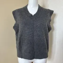 ZARA ザラ　グレー ノースリーブ Vネックセーター
