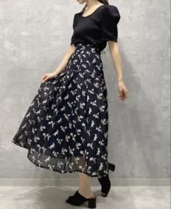 SNIDEL ネイビーフラワープリントロングスカート