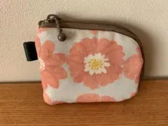582. ハンドメイド　Ｌ字型ファスナーミニミニポーチ　花柄