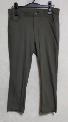 カーキ カジュアルパンツ