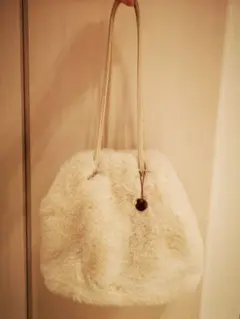 GLOBAL WORK ファーショルダーバッグ ホワイト