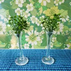 ガラス製　ミニ　細長い花瓶　一輪挿し　2個セット