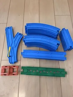 プラレールレールパーツセット　28本+車両どめ