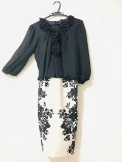 【極美品】Liberty Hall 花柄 ドッキングワンピース