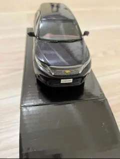 TOYOTA HARRIER ミニカー　60系　前期のサムネイル