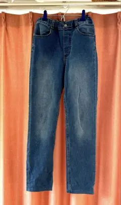 デニムブルー ストレートパンツ　150センチ
