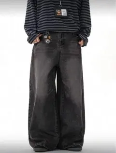 ブラックデニム 電気の問題で変色してるように見えるけど最初の画像を参考して下さい