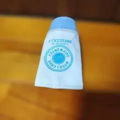 L'Occitane ハンドクリームポーチのサムネイル