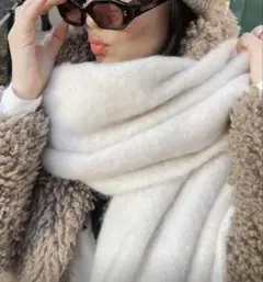 【未使用】ホワイト ウール マフラー フリンジ付き