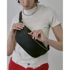 un/neu アンノイ シンプルスリングボディバッグ ショルダーバッグ