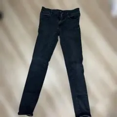 メンズ　スキニー　黒デニム　ユニクロ