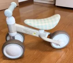 ベビー用三輪車のサムネイル