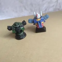 ガンダム　ザク　 小型フィギュア 2体セット
